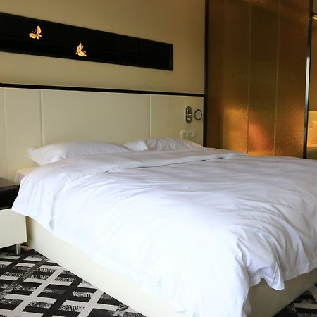 D•Mark Hotel Guiyang (Guizhou) Exterior foto